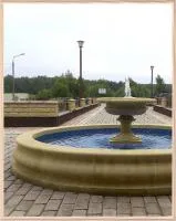 Романский фонтан L с бассейном, с чашей